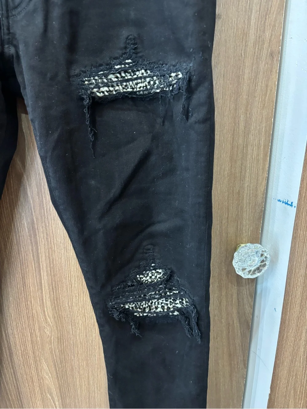 AMIRI Men’s Black Leopard Patch Distressed Skinny Jeans Size 36